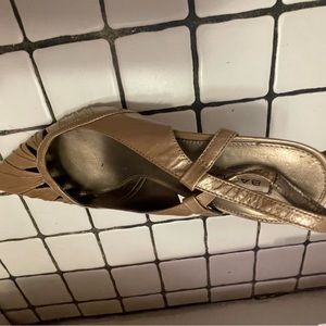 Bandolino metallic pump size 7